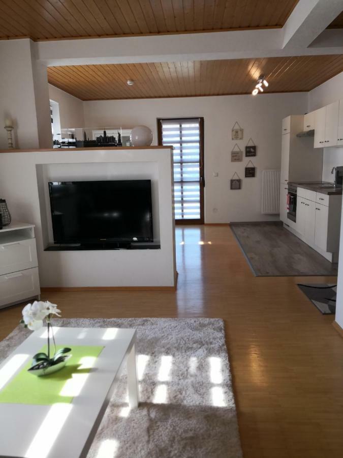 Apartment Ferienwohnung Emmerthal Auch Fuer Monteure Fewo Buitenkant foto